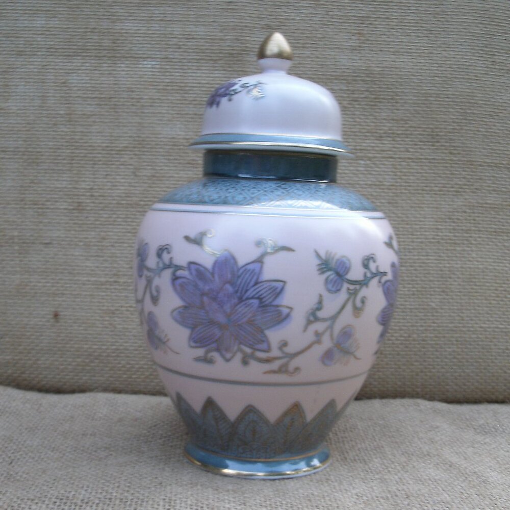 Vintage Andrea by Sadek Blue Lotus Ginger Jar - Picture 3 of 16